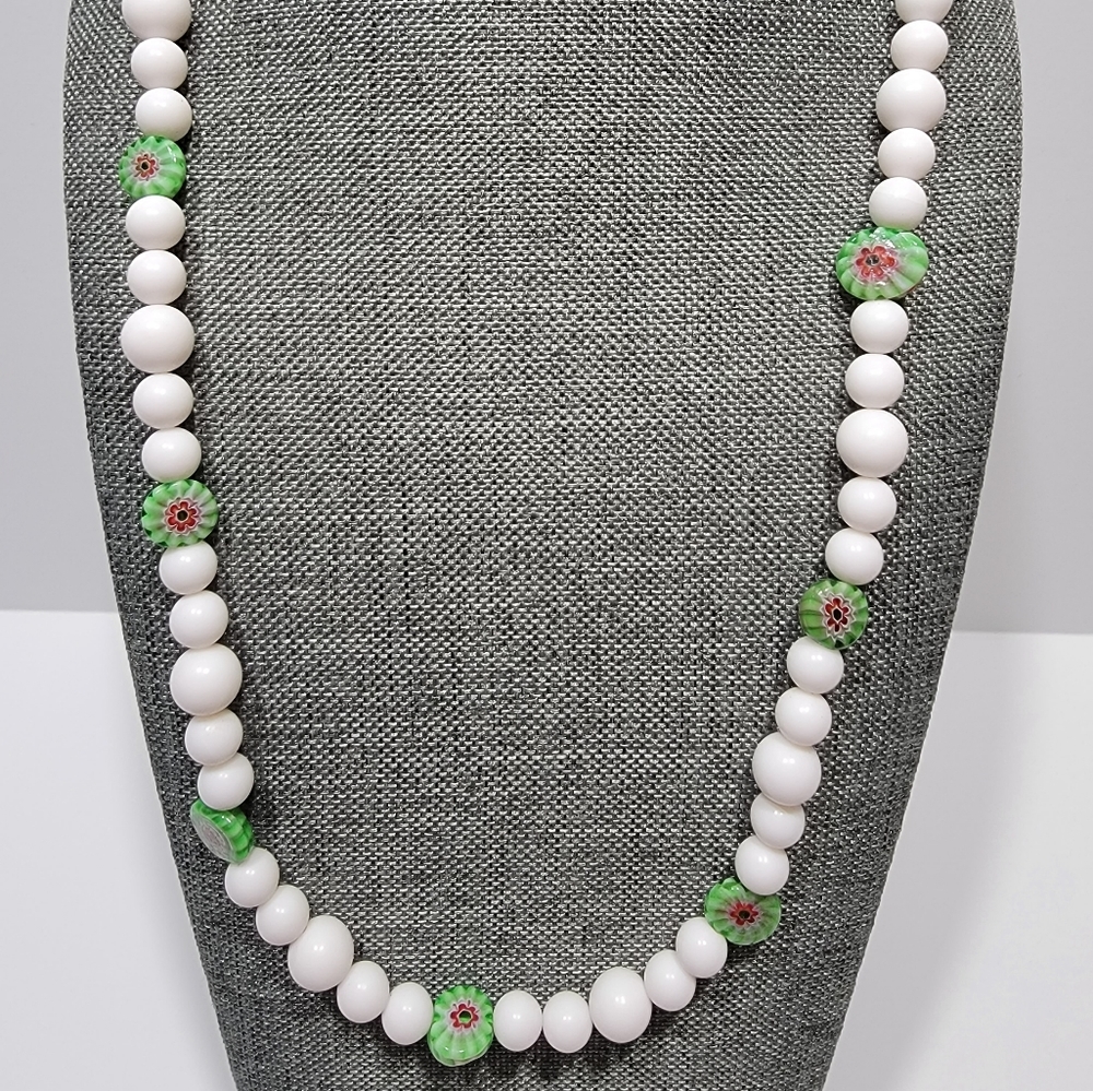 Deauville Round White Beads with Green Flat Flower Bead Accents Necklace New
